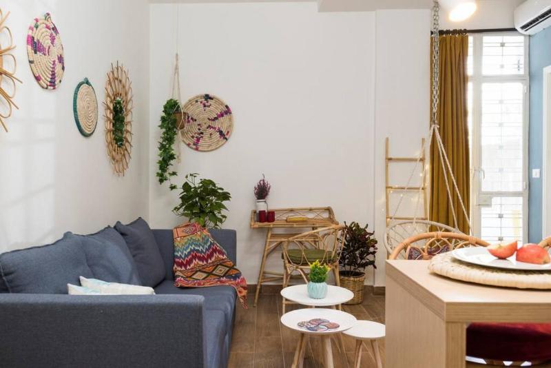 Boho-Chic Cozy 2BR - Apt & Balcony in Mar Mikhael - image 7