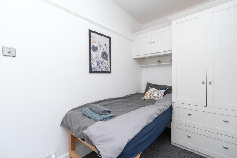 Open Mind Property - 9 Guests & Free Parking - image 23