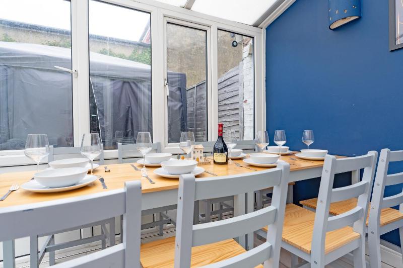 Open Mind Property - 9 Guests & Free Parking - image 4