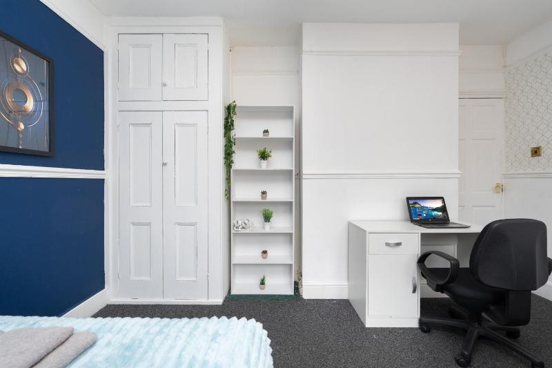 Open Mind Property - 9 Guests & Free Parking - image 9