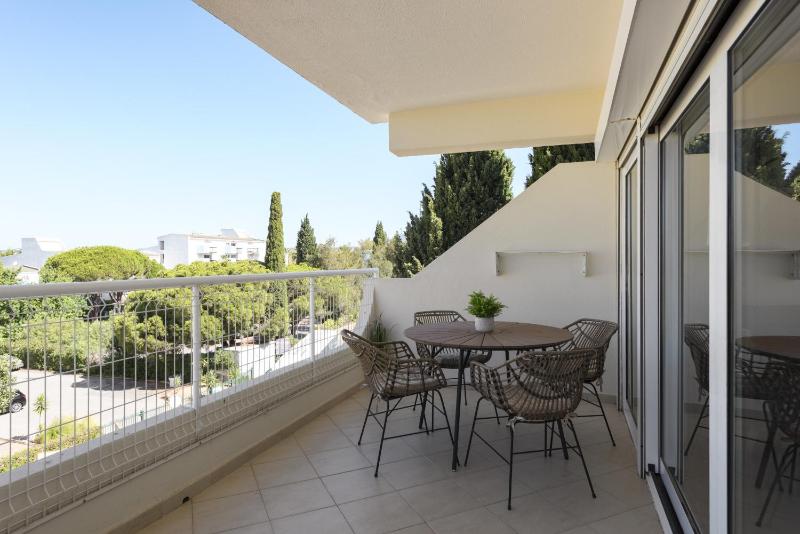 Moura One - Condominium with pool by HD - image 11
