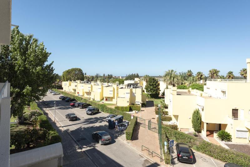Moura One - Condominium with pool by HD - image 16