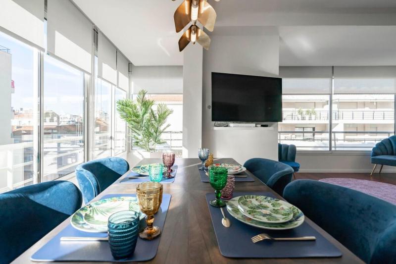 Sublime contemporary apartment in the heart of Cannes - image 16