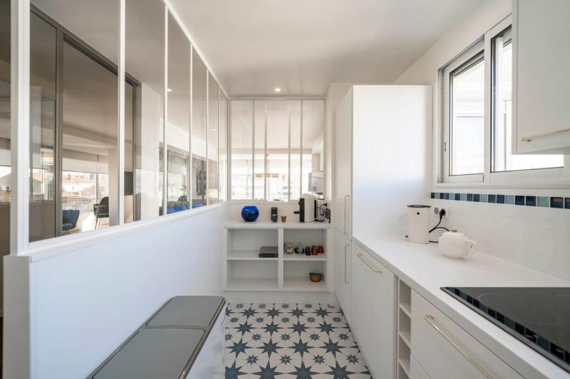 Sublime contemporary apartment in the heart of Cannes - image 21