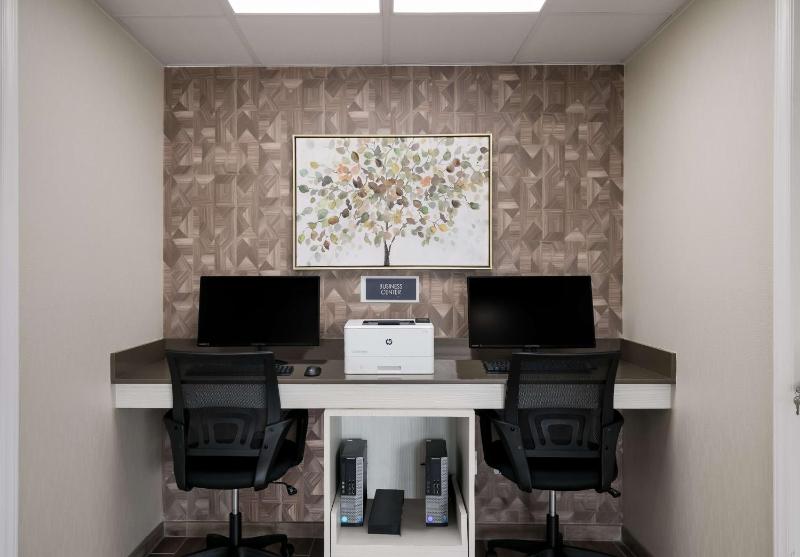SureStay Plus by Best Western Pigeon Forge - image 16