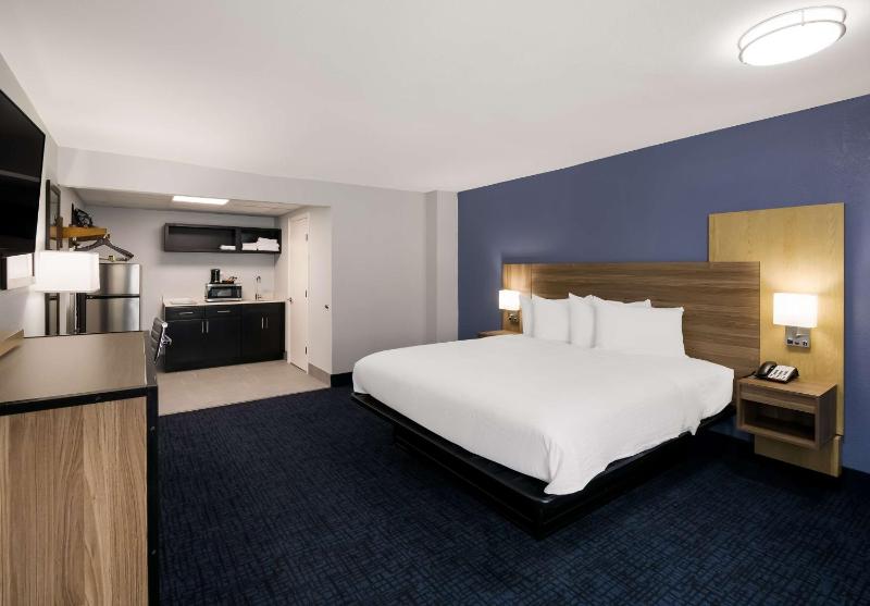 SureStay Plus by Best Western Pigeon Forge - image 13