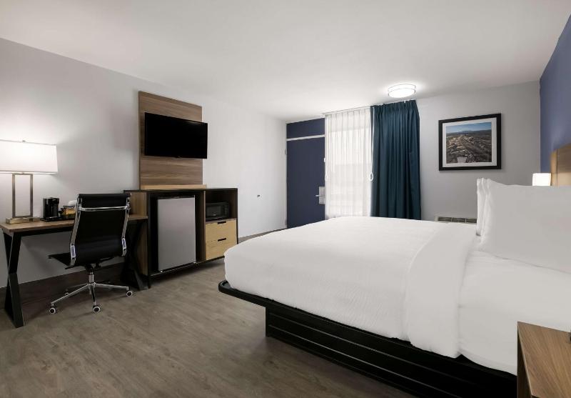 SureStay Plus by Best Western Pigeon Forge - image 11