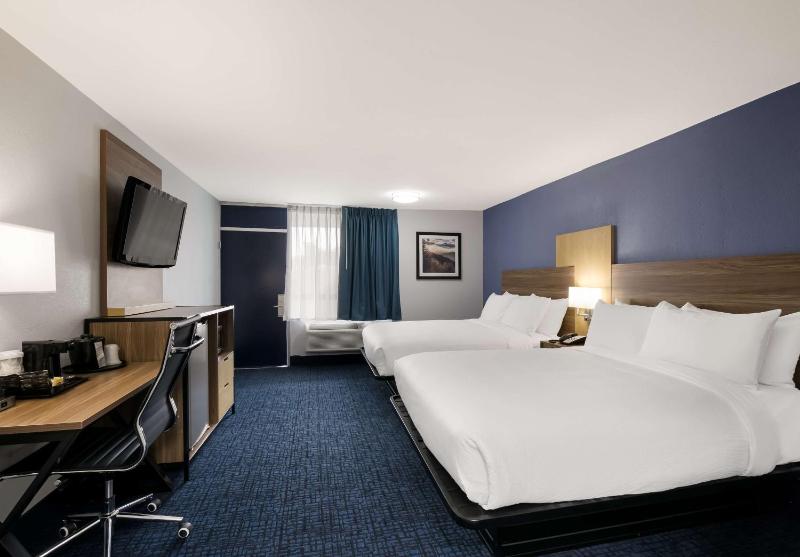 SureStay Plus by Best Western Pigeon Forge - image 19