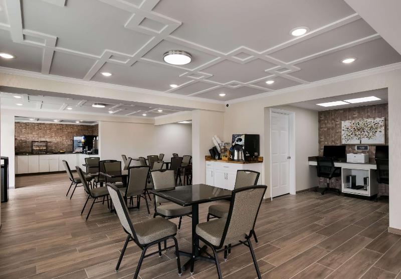 SureStay Plus by Best Western Pigeon Forge - image 6