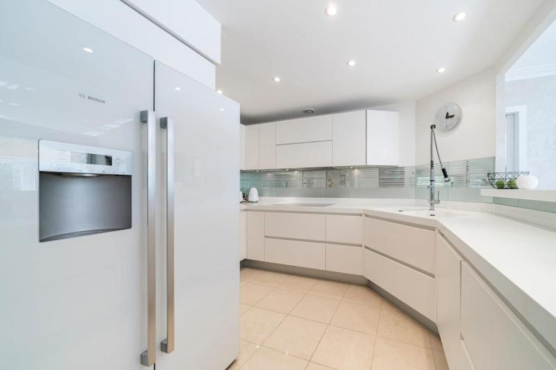 Brand new 3 bedrooms heart of Cannes - image 38