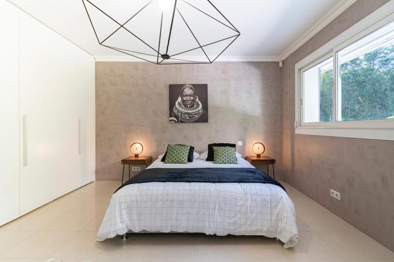 Brand new 3 bedrooms heart of Cannes - image 40