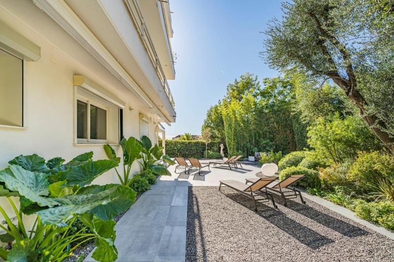 Brand new 3 bedrooms heart of Cannes - image 39