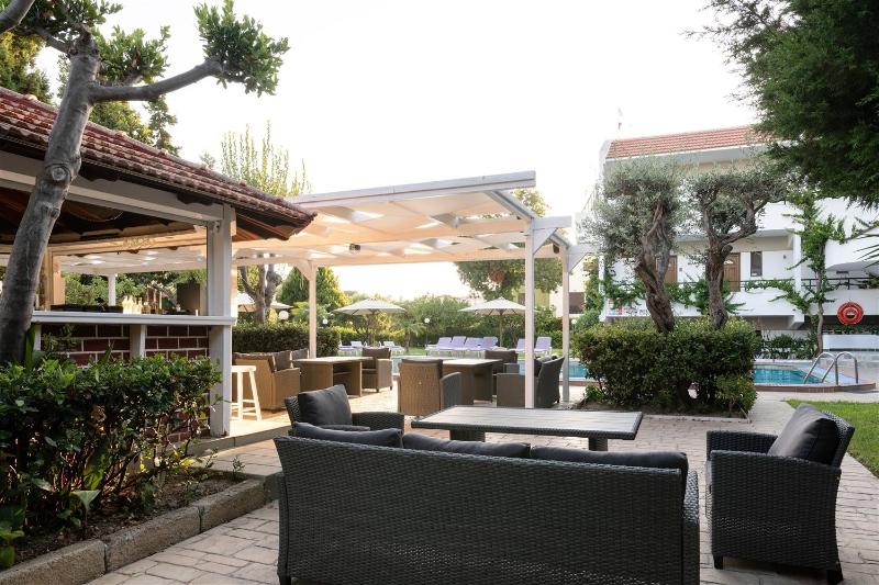 Terinikos Sunny Garden Hotel & Junior Suites - image 9