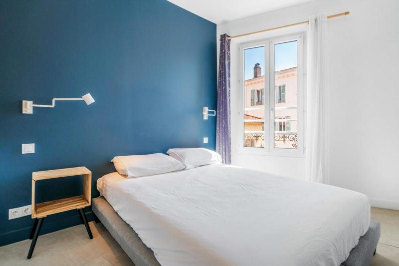 Brand new one bedroom in the heart of Cannes - image 6