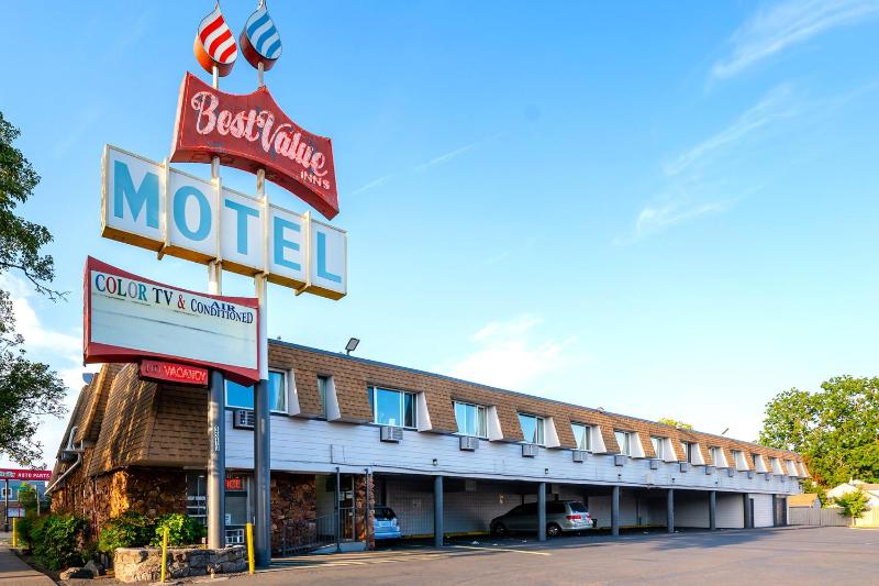 Best Value Inn by OYO Portland OR South East - image 1