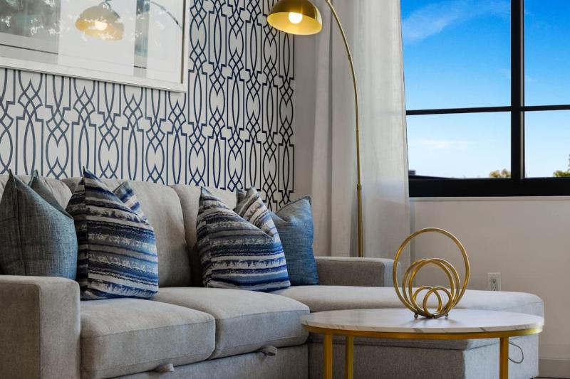 Prestige Living in DTWN 3 Min From Las Olas - image 6