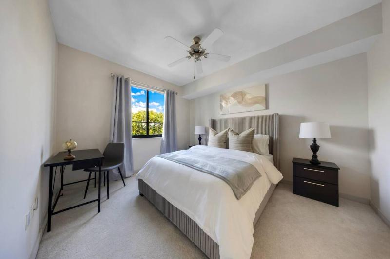 Aqua Luxe in DTWN 3 Min From Las Olas - image 25