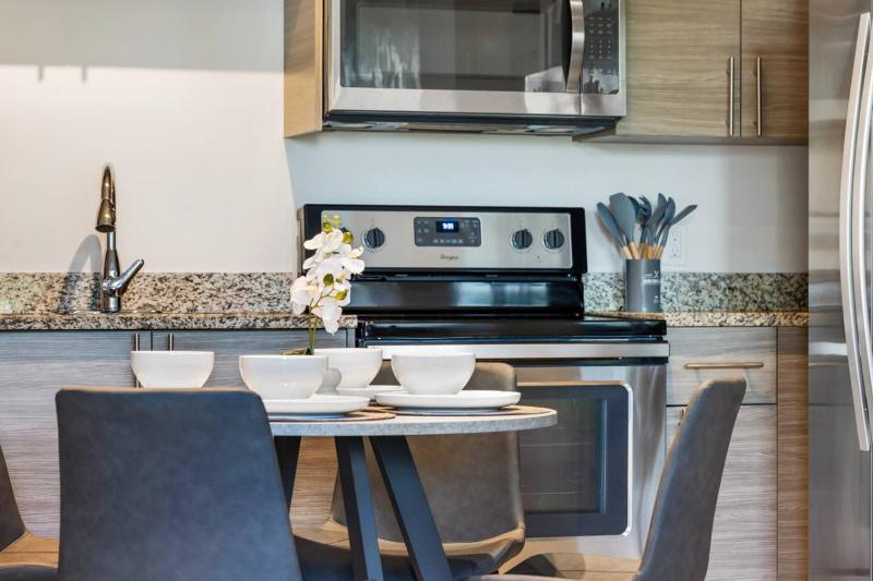 Aqua Luxe in DTWN 3 Min From Las Olas - image 16