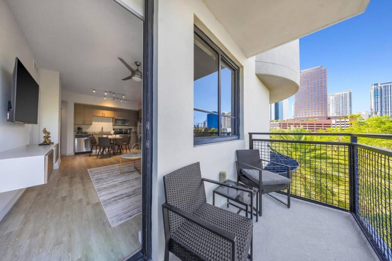 Aqua Luxe in DTWN 3 Min From Las Olas - image 29