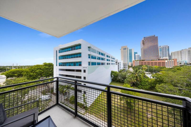 Isla Blue in DTWN 3 Min From Las Olas - image 18