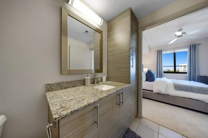 Serene Bleu in DTWN 3 Min From Las Olas - image 29