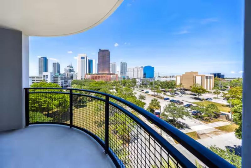 Serene Bleu in DTWN 3 Min From Las Olas - image 41