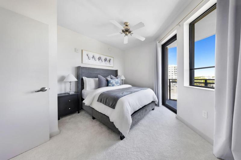 Modern Palmera in DTWN 3 Min From Las Olas - image 17