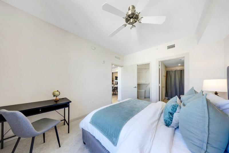 Modern Palmera in DTWN 3 Min From Las Olas - image 25