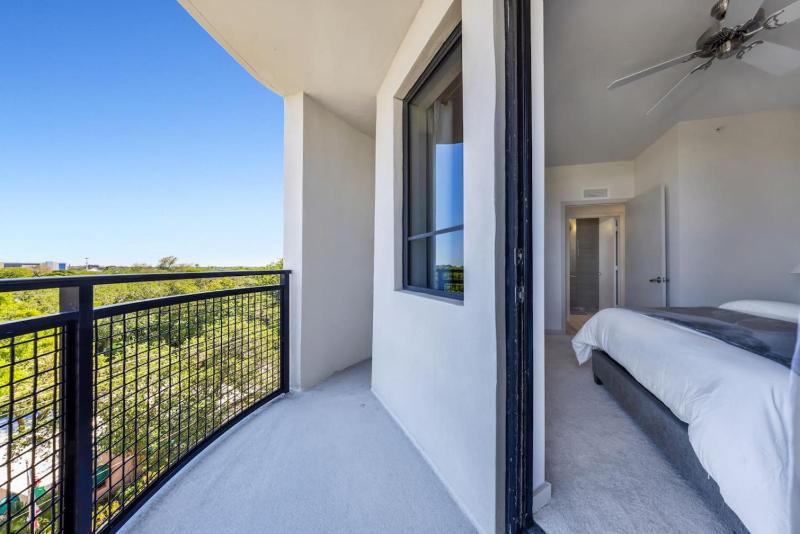 Modern Palmera in DTWN 3 Min From Las Olas - image 14