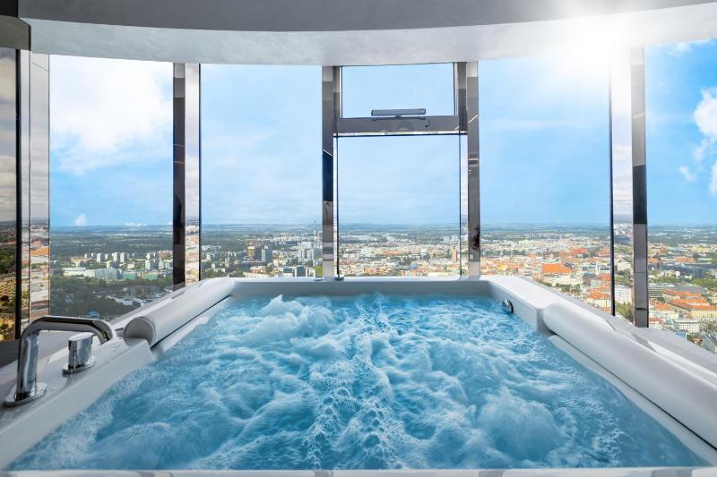 Apartamenty Sky Tower z Jakuzzi Przy Oknie by BQQK - image 12
