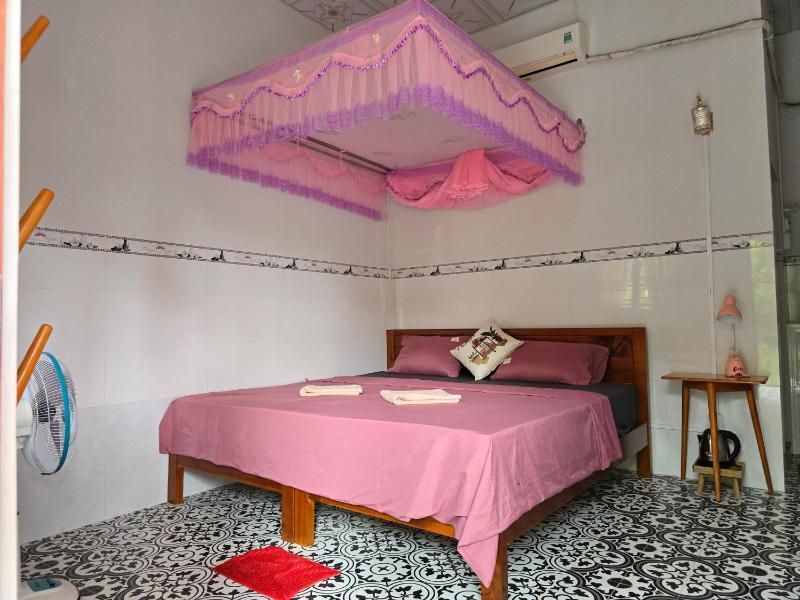 Susan's farmstay - image 1