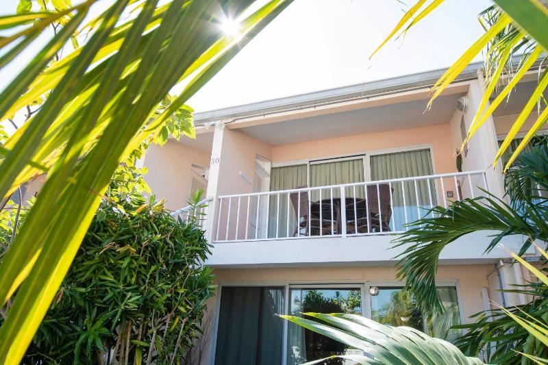 Beach Living at Island Pine Villas BLAW - image 7