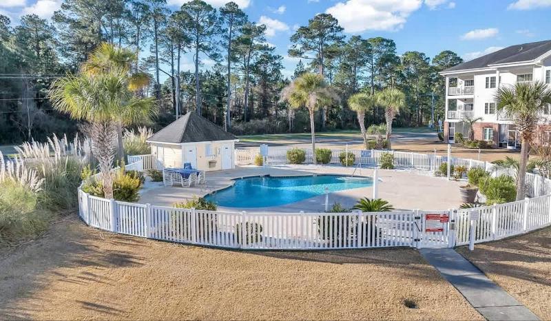 Spacious 2BR Condo First Floor Retreat - image 9