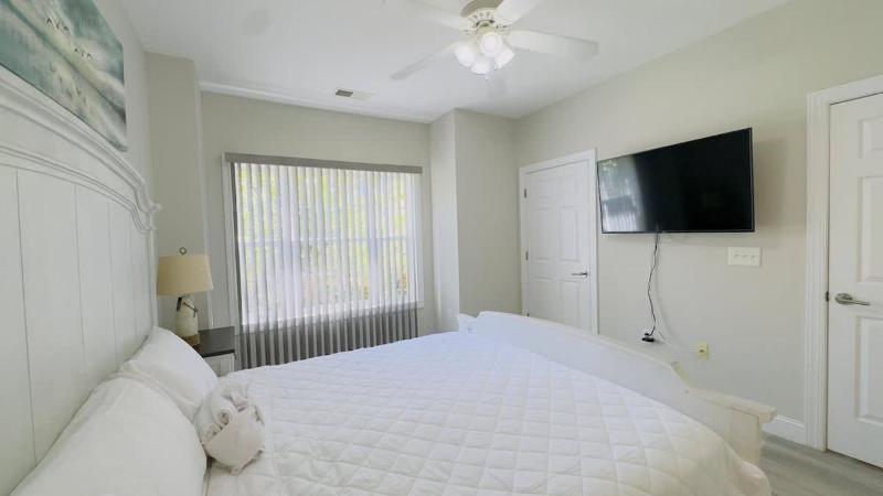 Spacious 2BR Condo First Floor Retreat - image 21
