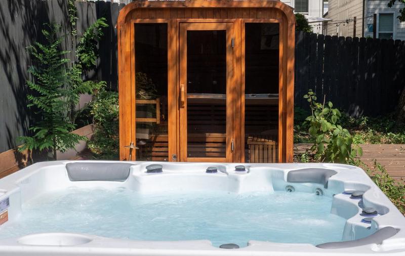 Luxury Spa Retreat Sauna Hot Tub and Fire Pit - image 6