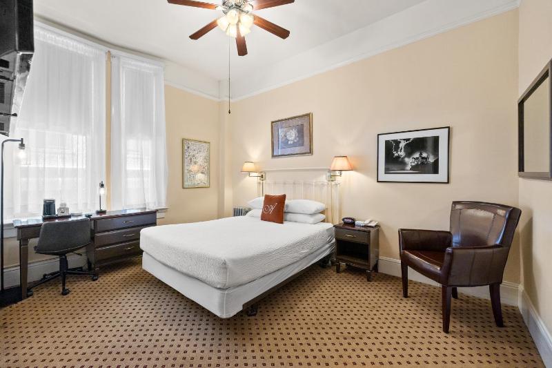 Andrews Hotel - image 2
