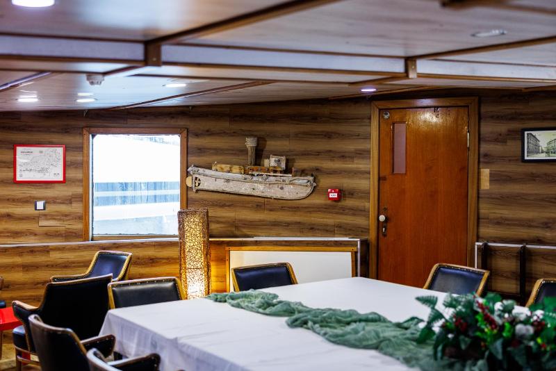 Botel Marina - image 10