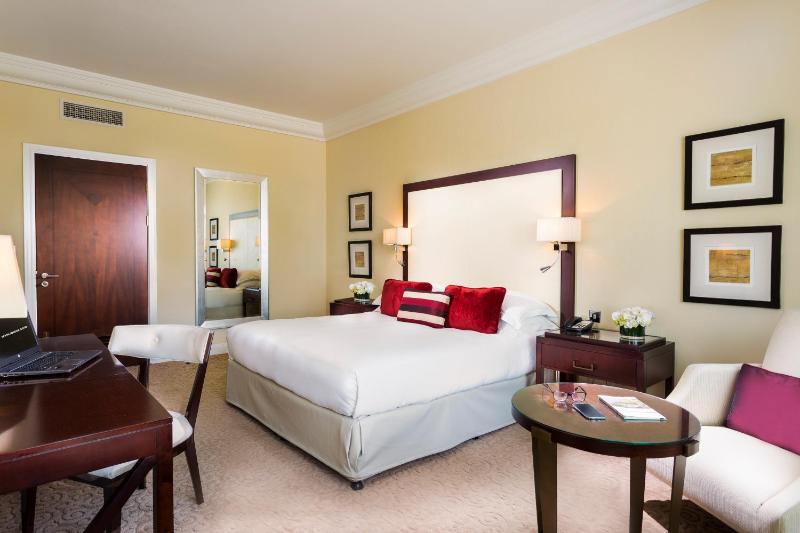 Deluxe Double Suite image 3