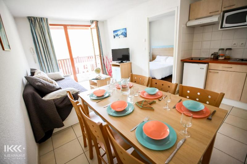 One-Bedroom Comfort Apartment with Balcony (6 Persons) image 3