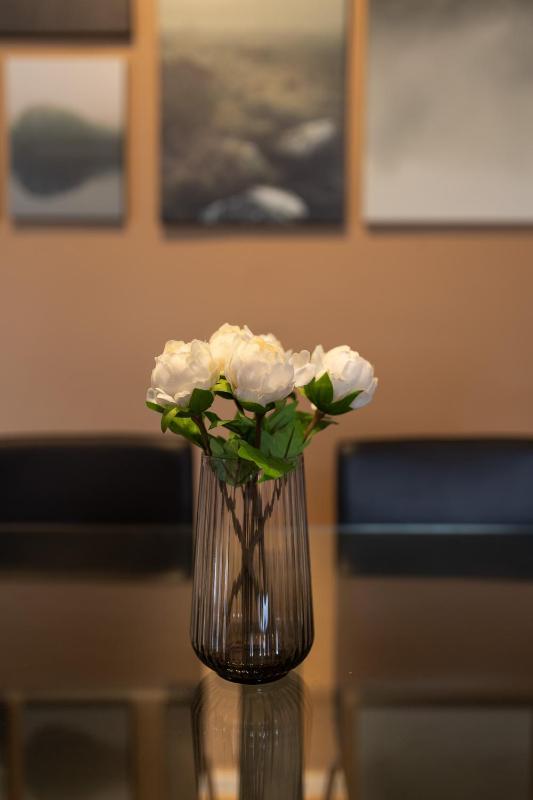 Elegance and Comfort in Barcelona 4Bedroom Apartment in the Most Exclusive Area - image 3