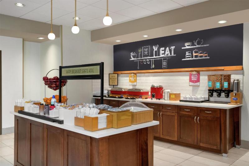 Hampton Inn and Suites by Hilton Tampa Busch Gardens Area - image 14