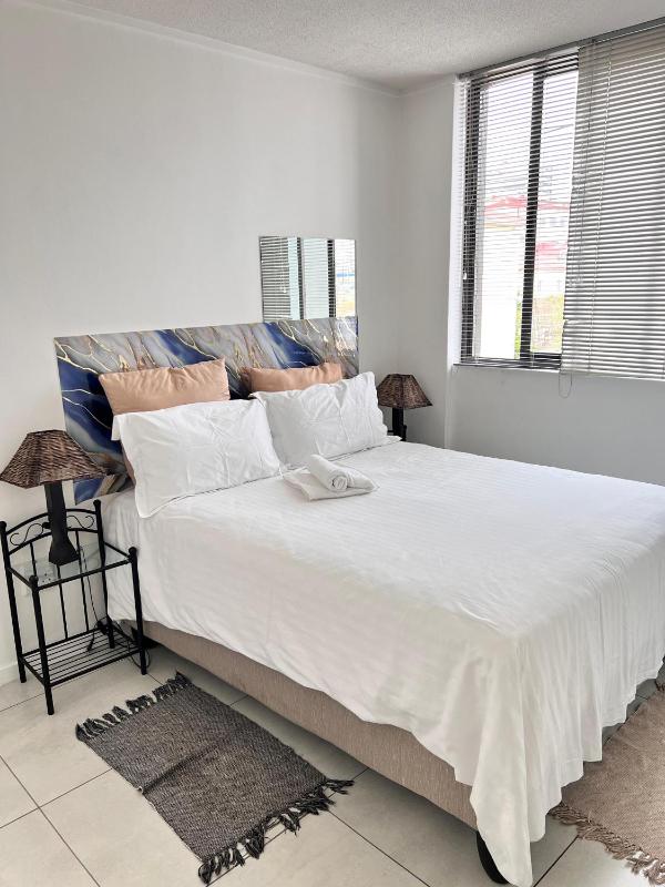 One bedroom self-catering apartment at CITY JUNCTION - image 13