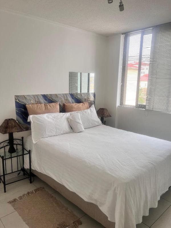 One bedroom self-catering apartment at CITY JUNCTION - image 15