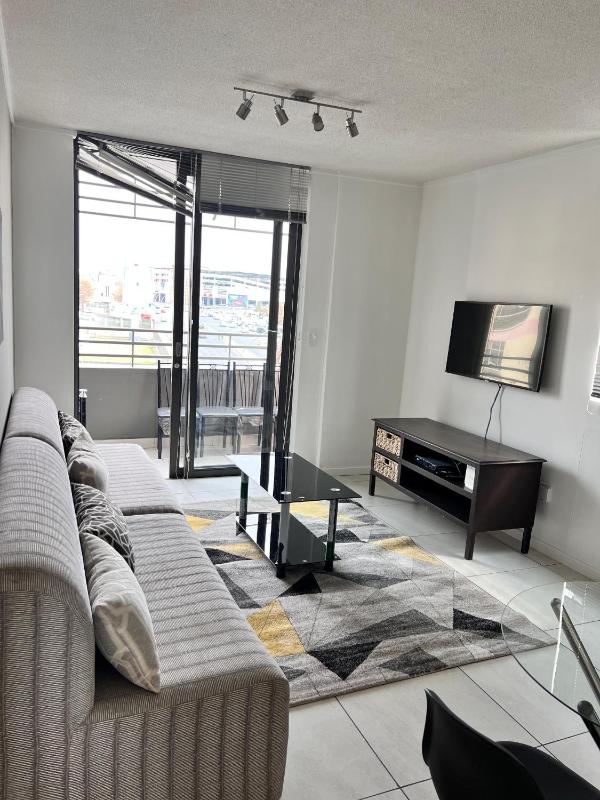 One bedroom self-catering apartment at CITY JUNCTION - image 11