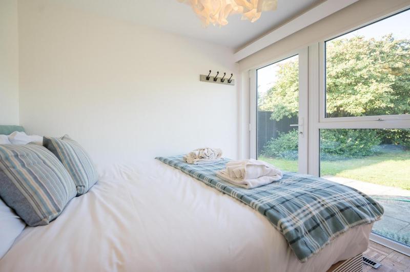 5 Church Close (7 guests) Aldeburgh - image 4