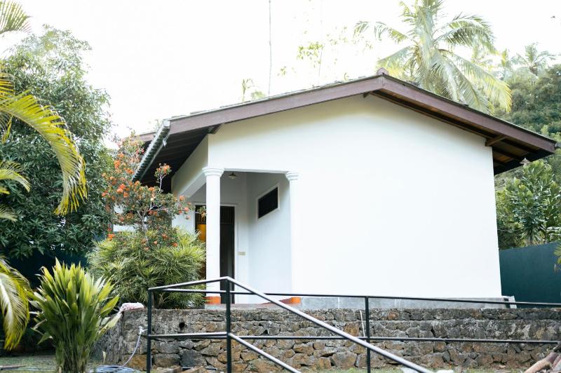 Calm Villa Ahangama - image 2