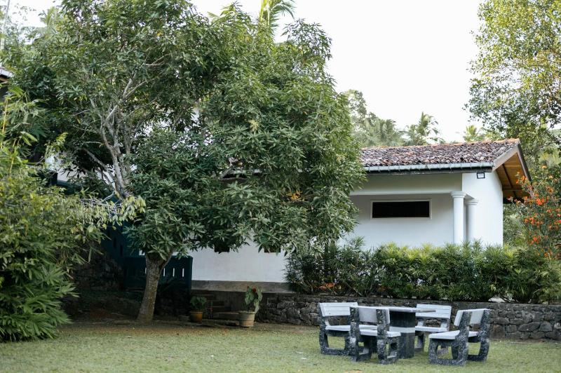 Calm Villa Ahangama - image 27