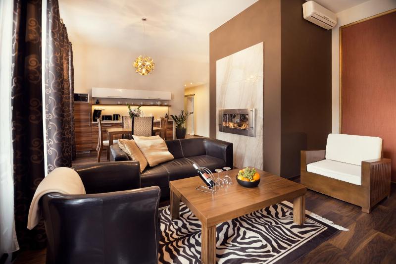 City Residence Apartment Hotel - image 1