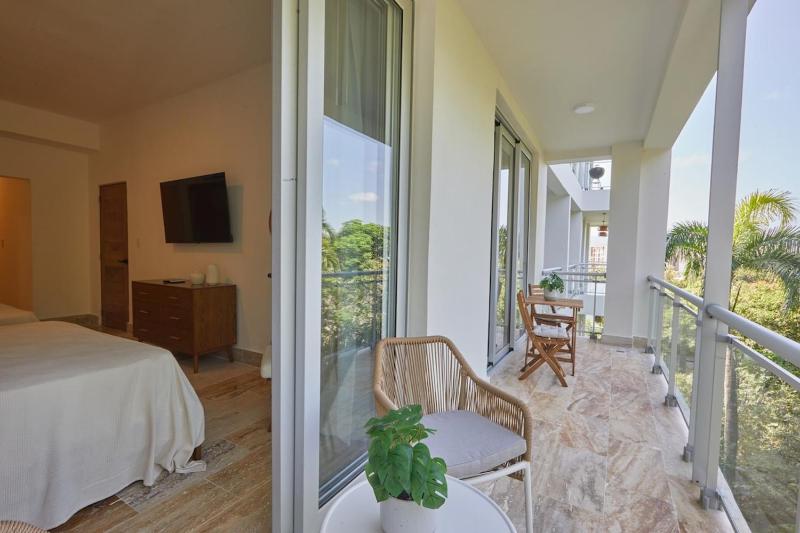 Modern Escape with Pool & Beach - image 5