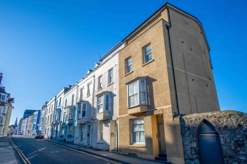 The Nook North Beach - 1 Bedroom Apartment - Tenby - image 18